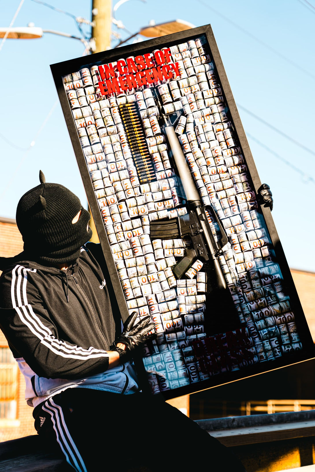 M16 – Elite Cash Display - Derich Gallery